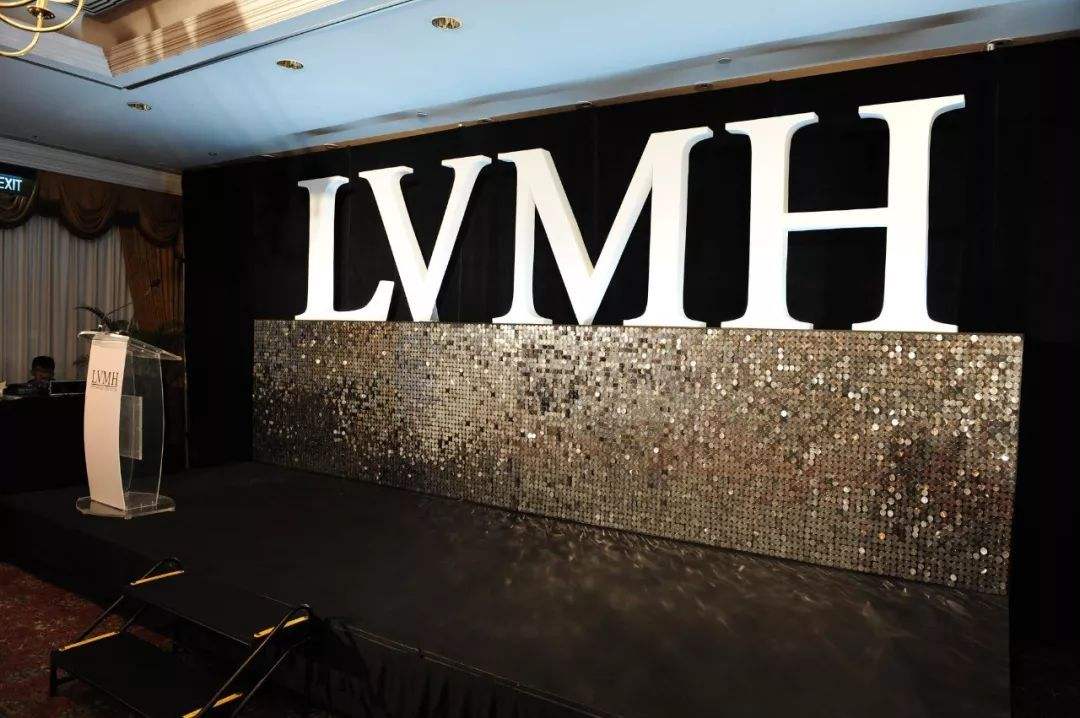 LVMH老板身价一日蒸发近350亿 全球富豪排名跌至第三