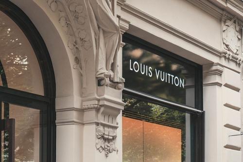 Gucci、LV等奢侈品订货量减半 意大利将面临